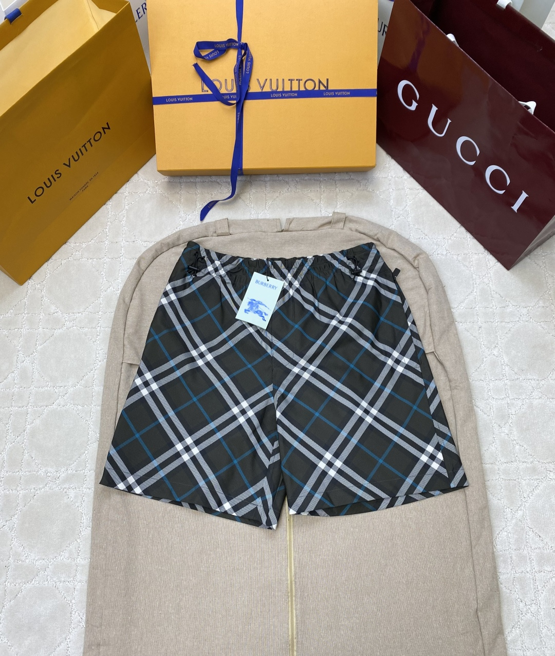 NO:142139,Burberry 2025SS Early Spring New Shorts Original Edition is purchased and developed, and you can compare any version on the market at will!  SizeS M L XL, burberry, shorts, alexander wang19860909Burberry 2025SS 早春新款短裤 原版购入开发,随意对比市面任意版本！ SizeS M L XL,,burberry,shorts,alexander wang,Men's clothing