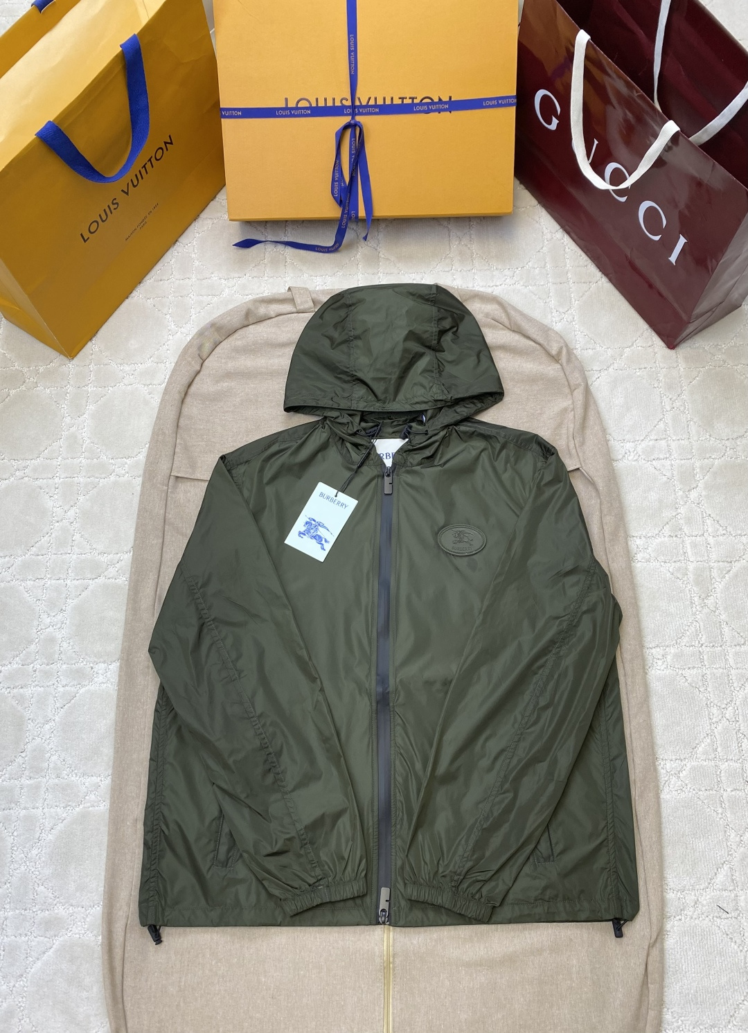 NO:908001,BBR2026SS new autumn and winter printed jacket. Purchase the original version and develop it. Feel free to compare with any version on the market!  Size:M~3XL,,jackets & coats,19860909BBR2026SS 秋冬新款印花外套 原版购入开发,随意对比市面任意版本！ Size:M~3XL,,jackets & coats,,Men's clothing