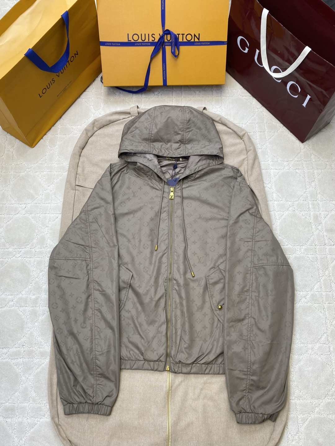 NO:612263,Lv/Louis vuiton2025SS Autumn dark pattern embossed logo thin cotton jacket. Purchase the original version and develop it. Feel free to compare with any version on the market!  SizeS M L XL,,louis vuitton,louis vuitton,jackets & coats,alexander wang19860909Lv/Louis vuiton2025SS 秋季暗纹压花logo薄棉外套 原版购入开发,随意对比市面任意版本！ SizeS M L XL,,louis vuitton,louis vuitton,jackets & coats,alexander wang,Men's clothing