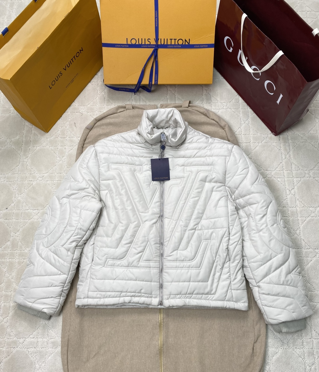 NO:612251,Lv/Louis vuiton2025SS autumn and winter classic embroidered cotton jacket, purchased and developed from the original version, feel free to compare with any version on the market!  SizeS M L XL,,louis vuitton,louis vuitton,jackets & coats,alexander wang19860909Lv/Louis vuiton2025SS 秋冬经典绣花棉衣外套, 原版购入开发,随意对比市面任意版本！ SizeS M L XL,,louis vuitton,louis vuitton,jackets & coats,alexander wang,Men's clothing