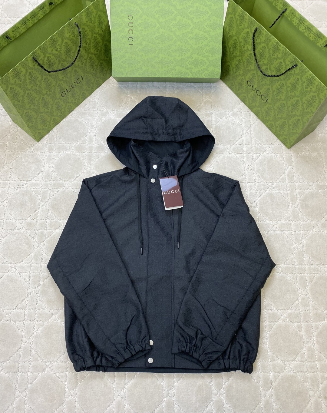 NO:733554,Gucci Gucci/2026 early spring new jacket, official website 1.1 top-notch production, imported jacquard double G fabric, detailed fabrics, hardware, 1.1 mold customization; hooded, no matter the body color, can be worn casually, S-2XL, too large, please state your height and weight when placing an order!  ,,gucci,jackets & coats,hats,19860909Gucci古奇/2026早春新款外套,官网1.1顶级打造,进口提花双G面料,细节面料,五金,1.1开模定做；连帽不挑身材肤色、随意可穿,S-2XL,偏大,下单报身高体重！,,gucci,jackets & coats,hats,,Men's clothing