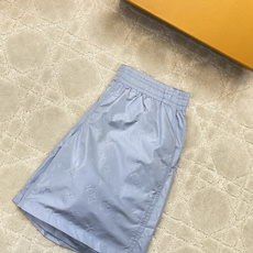1V/路易 25SS满印超声波压花暗纹沙滩短裤整体Logo采用超声波压花 60高密平纹锦纶面料,满天星聚 1V/路易 25SS满印超声波压花暗纹沙滩短裤整体Logo采用超声波压花 60高密平纹锦纶面料,满天星聚