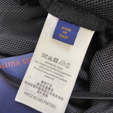 1V/路易 25SS满印超声波压花暗纹沙滩短裤整体Logo采用超声波压花 60高密平纹锦纶面料,满天星聚 1V/路易 25SS满印超声波压花暗纹沙滩短裤整体Logo采用超声波压花 60高密平纹锦纶面料,满天星聚