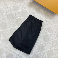 1V/路易 25SS满印超声波压花暗纹沙滩短裤整体Logo采用超声波压花 60高密平纹锦纶面料,满天星聚 1V/路易 25SS满印超声波压花暗纹沙滩短裤整体Logo采用超声波压花 60高密平纹锦纶面料,满天星聚