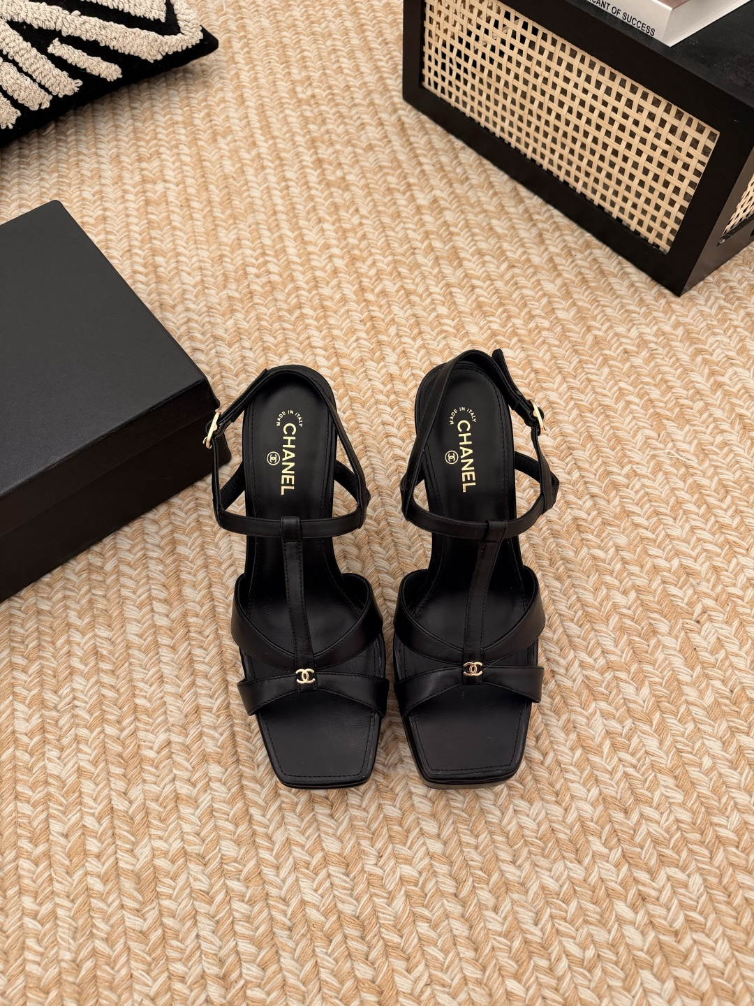 NO:818012,*|| [Top high-end quality from major manufacturers] Upper: cowhide, lining sheepskin, padding sheepskin Outsole: Italian genuine leather sole Heel height: 11cm heel height 2.5cm water platform Packing: with airplane box19860909*|| 【大厂顶级高端品质】 鞋面: 牛皮 内里羊皮 垫脚羊皮 大底:意大利真皮底 跟高: 跟高11cm 水台2.5cm 包装: 带飞机盒10 35、36、37、38、39、(34/40/41 需要定做跟客服♂沟通),高跟鞋凉鞋,sandals,high heels,cowhide,sheepskin,Women's Shoes