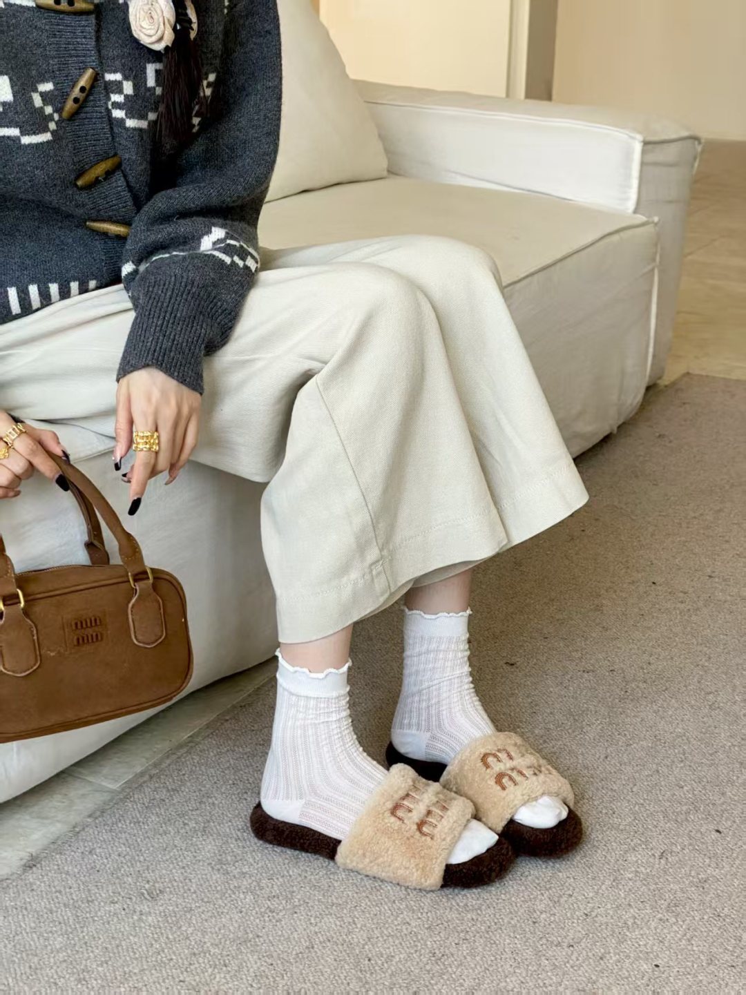 NO:463439,Paired with feet, amazing, fur shoes and slippers19860909上脚搭配,绝了,毛毛鞋拖鞋,slippers,Women's Shoes