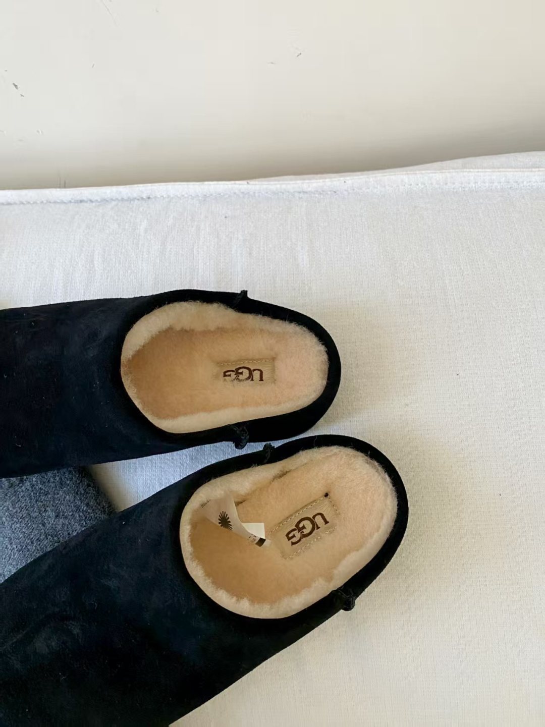 UGG 2025新品小土豆，埃莱亚便鞋新生系列，半拖一脚蹬解锁松弛脚感，轻便薄底时刻轻盈时髦，随性走出全