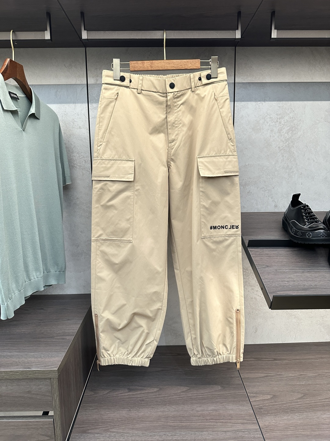 Moncler Pantalon Cargo Décontracté pour Homme - Confort et Style