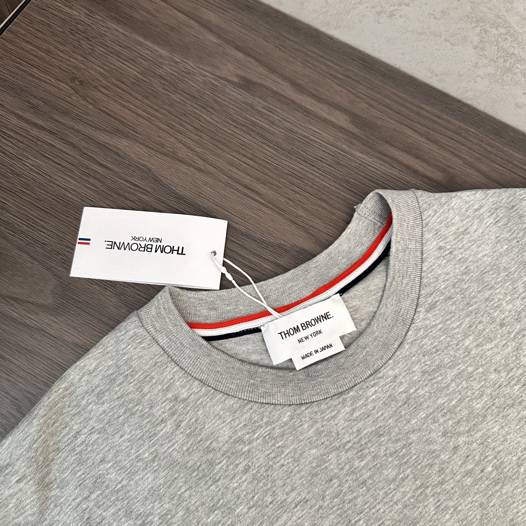 Thom Browne Men's Classic Fit Short Sleeve T-Shirt - Comfortable Cotton Tee 5 cmp i1750056604795 6531 0 3