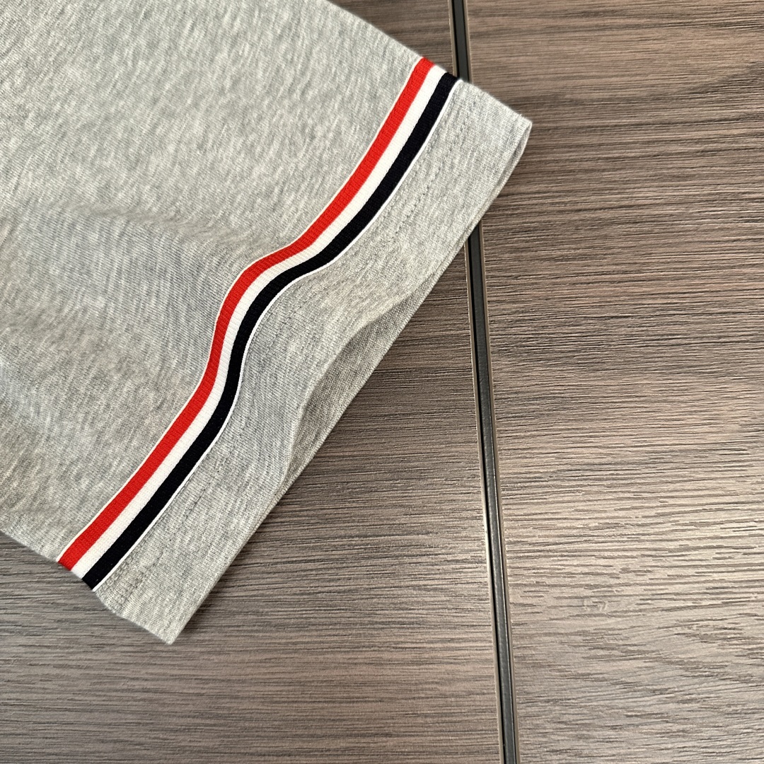 Thom Browne Men's Classic Fit Short Sleeve T-Shirt - Comfortable Cotton Tee 6 cmp i1750056608022 9494 0 4