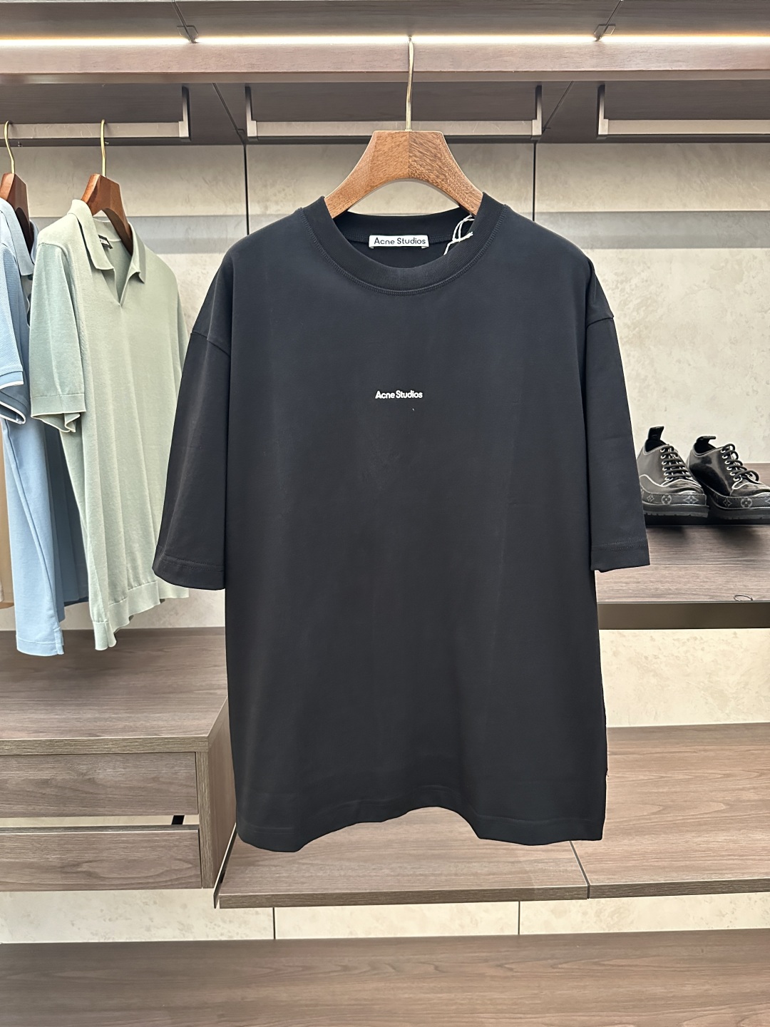 Acne Studios Camiseta Clásica de Algodón para Hombre - Estilo y Comodidad