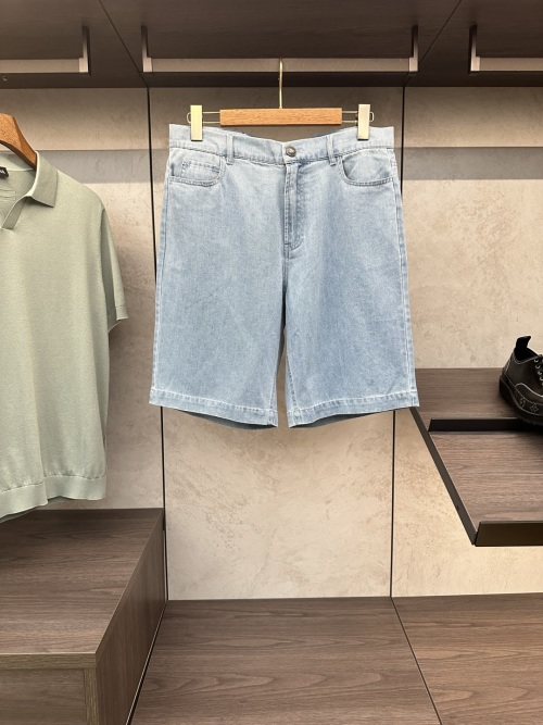 Stylish Denim Shorts for Men, Unique Design, Comfortable Fit, Various Sizes 1 Stylish Denim Shorts for Men, Unique Design, Comfortable Fit, Various Sizes