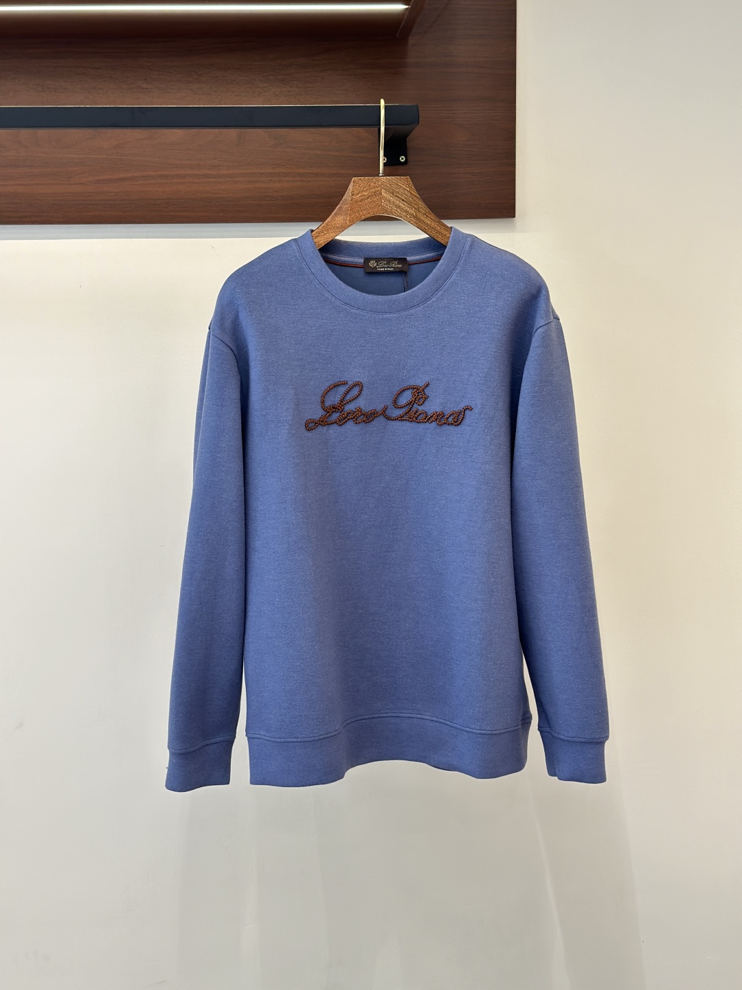 Loro Piana Blauwe Geborduurde Dames Trui van Dikke Stof - Comfortabel & Stijlvol