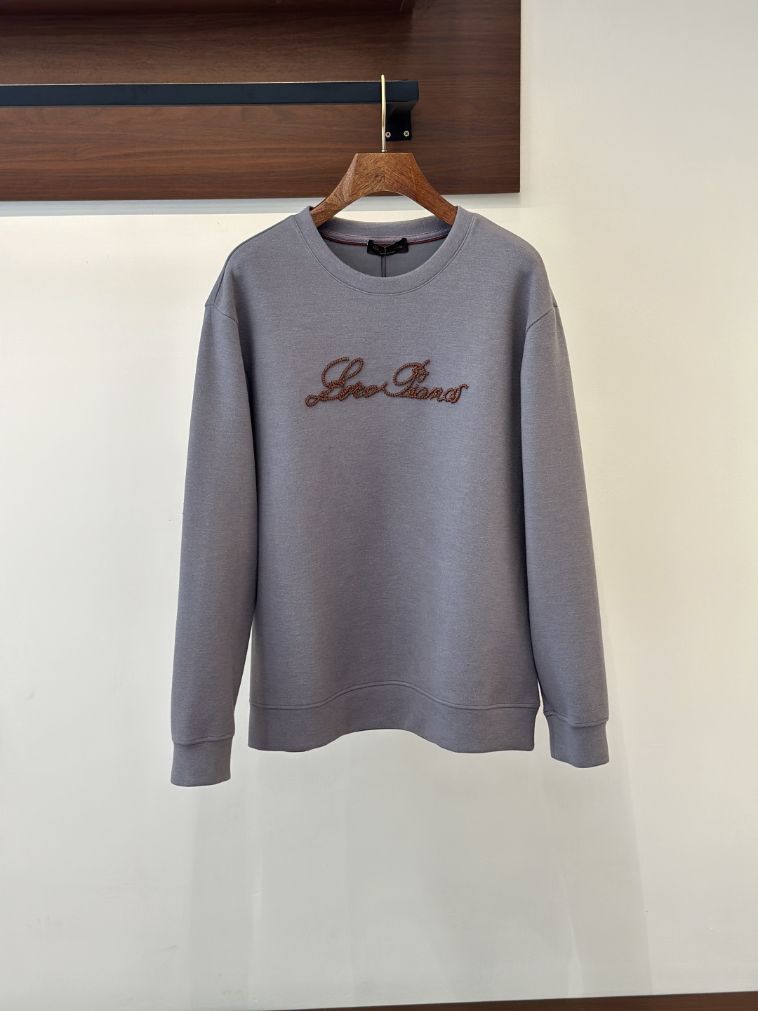 Sweat-shirt Gris Brodé Loro Piana pour Homme - Confort et Style Assurés