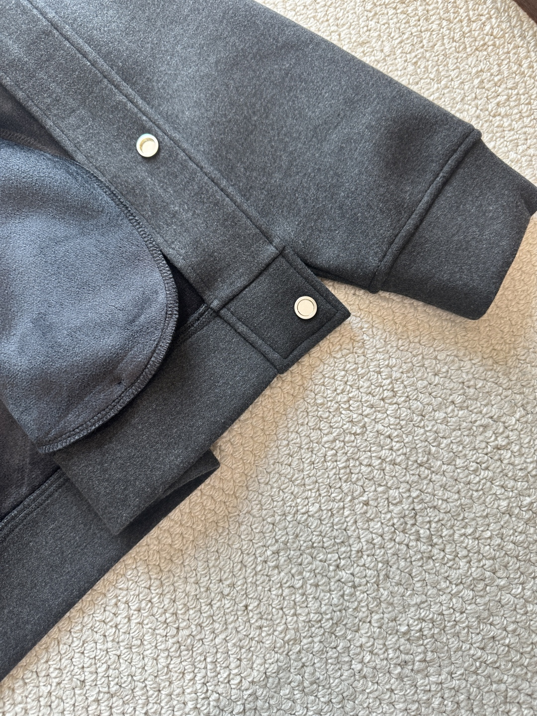 Hermès Men's Dark Gray Wool Blend Loose Fit Crewneck Sweatshirt 8 cmp i1759892957462 9939 0 3