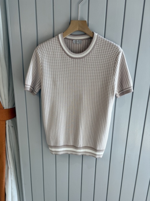 Dior Heren T-shirt met Ruitpatroon en Korte Mouwen - Elegante Klassieker in Beige 1 Dior Heren T-shirt met Ruitpatroon en Korte Mouwen - Elegante Klassieker in Beige