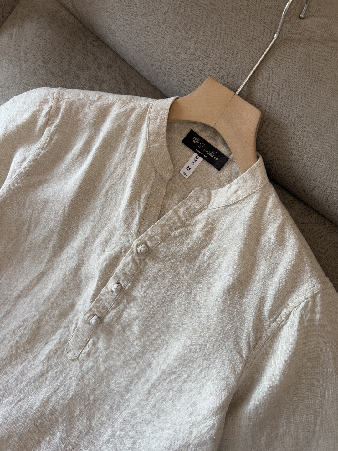 lP🆕20%亚麻男士短袖，男装界的天花板，这款翻领麻料衫短袖精准到每一针的细腻工艺，完全区别于普通面料裁