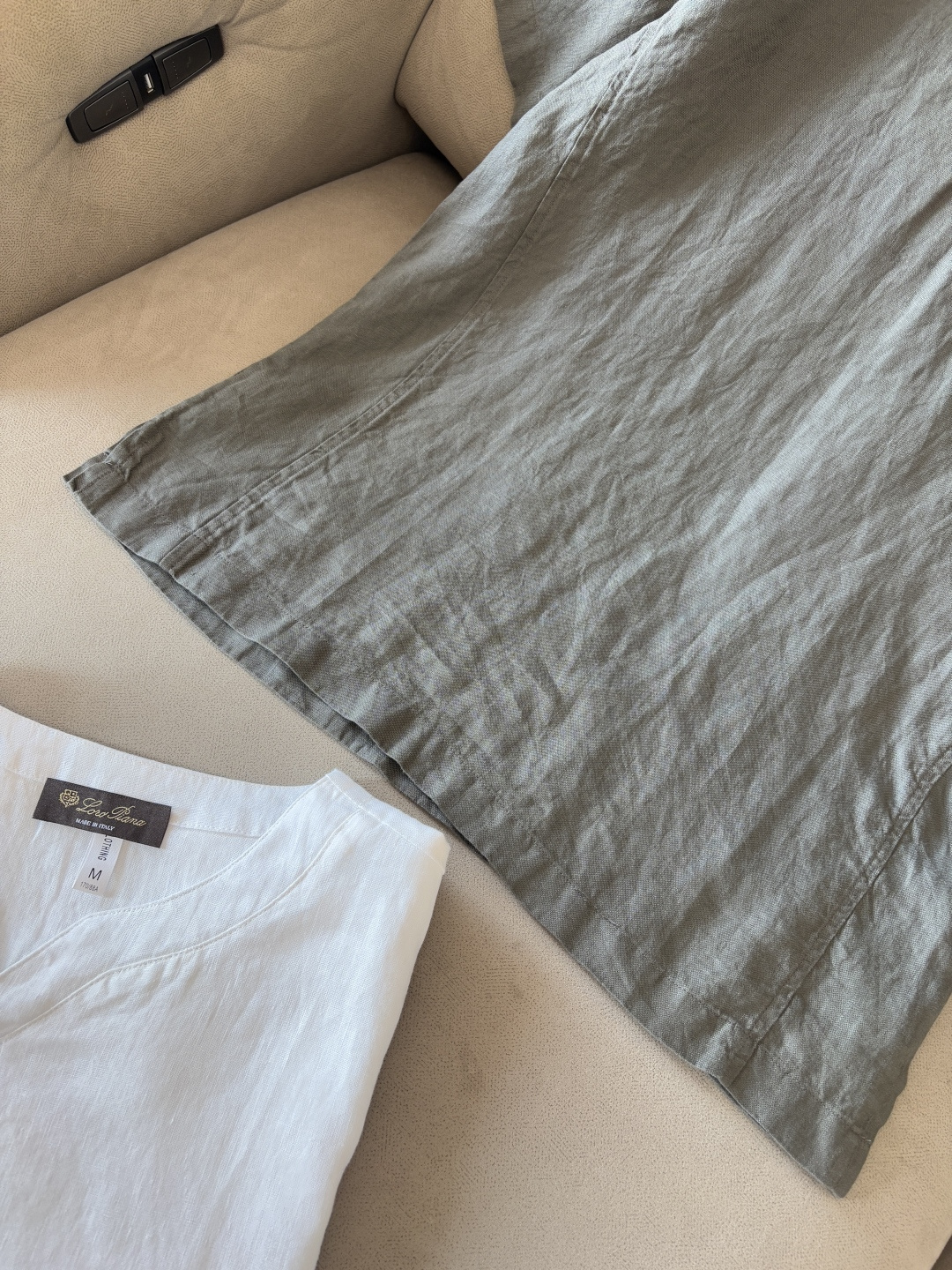 lP🆕20%亚麻男士短袖，男装界的天花板，这款翻领麻料衫短袖精准到每一针的细腻工艺，完全区别于普通面料裁