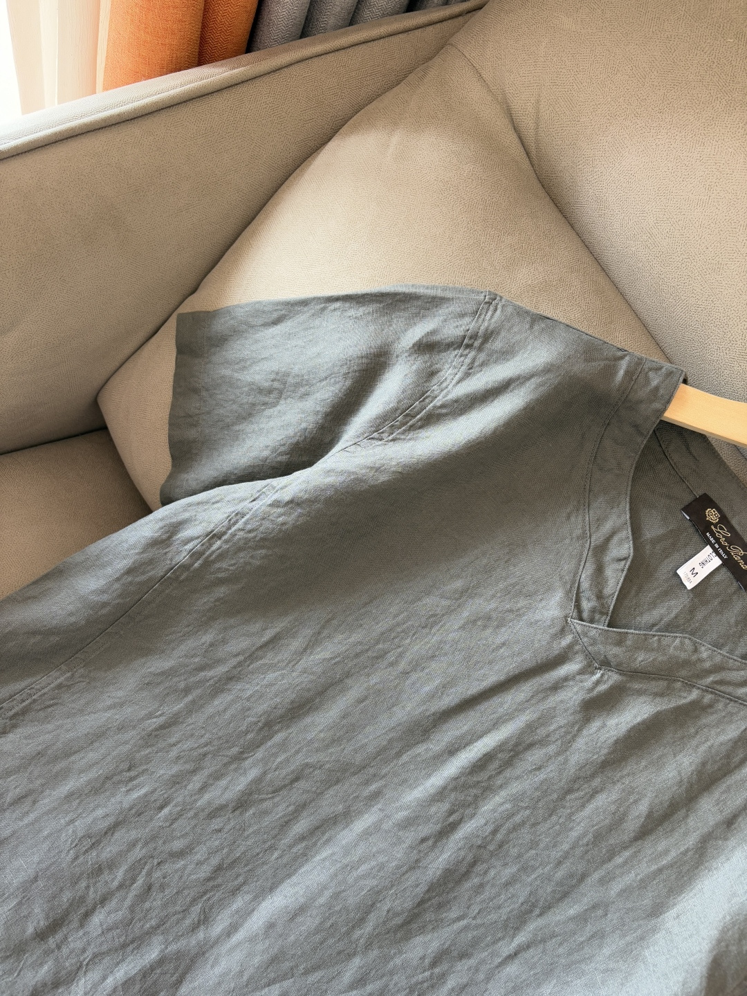 lP🆕20%亚麻男士短袖，男装界的天花板，这款翻领麻料衫短袖精准到每一针的细腻工艺，完全区别于普通面料裁