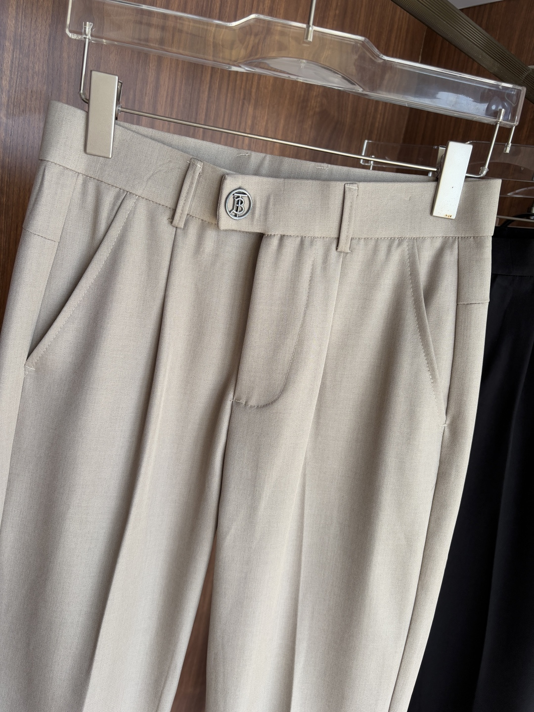 Luxury Naples Fabric: Timeless Elegance and Comfort in Every Wear - 图片 3