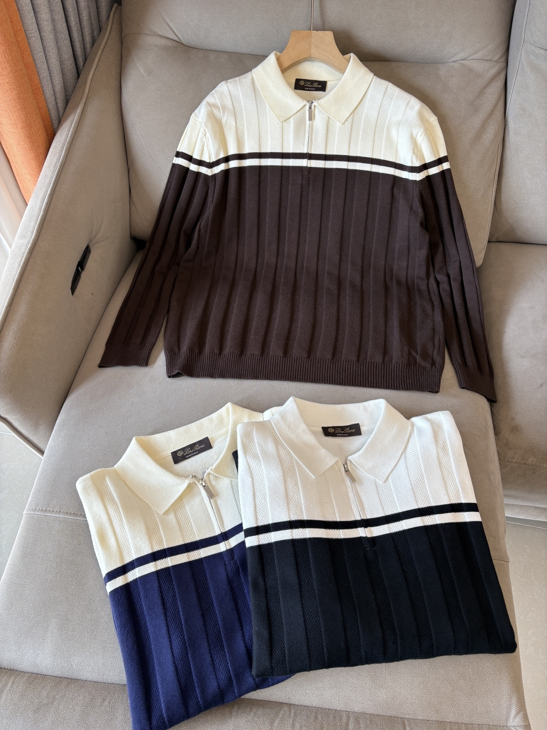 耗时王”菱形提花设计甄选超细优质纱线翻领短袖男士典藏款「耗时王」长袖针织奢雅工艺，触肤即高阶。• 匠心底