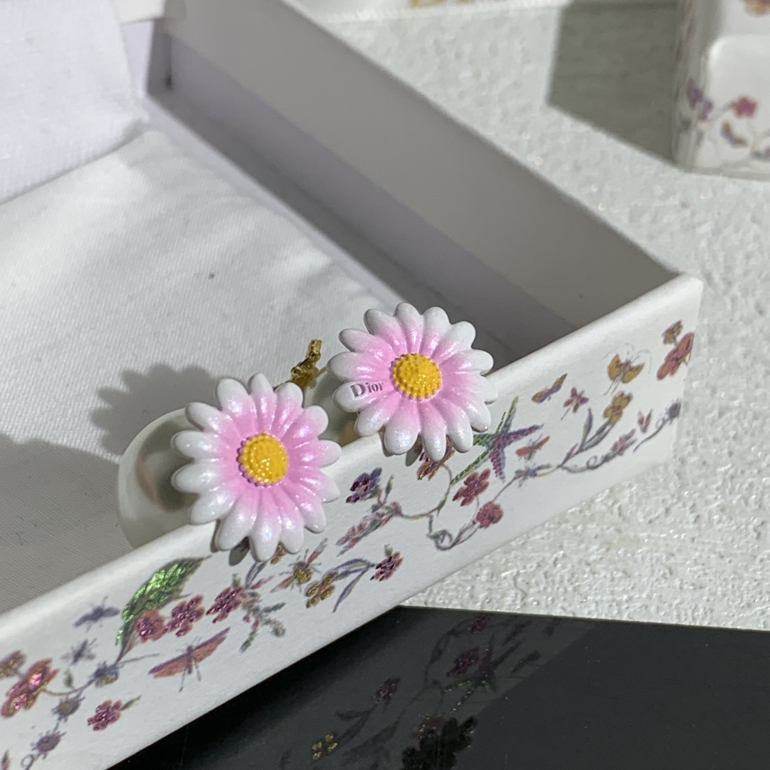디올 귀걸이 134848 Dior Earrings 썸네일 이미지