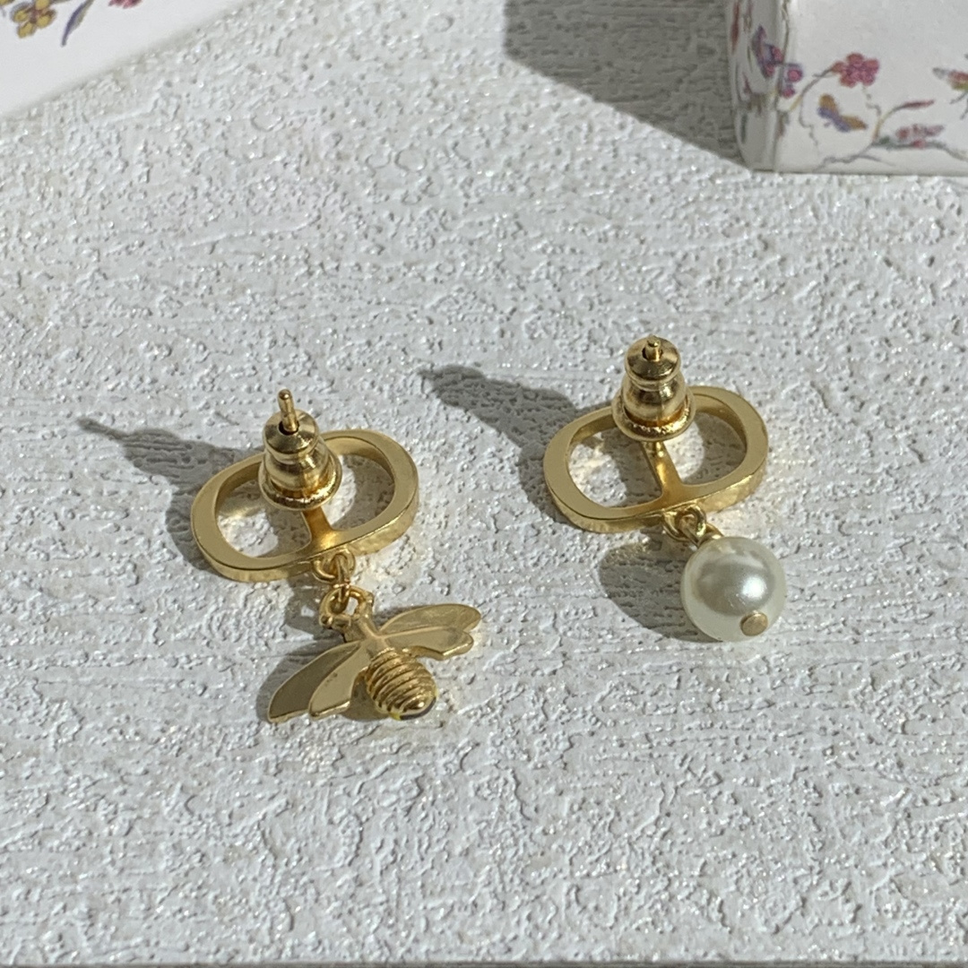 디올 귀걸이 135193 Dior Earrings 썸네일 이미지