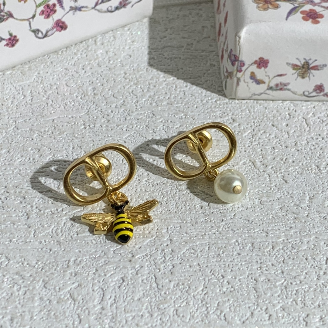 디올 귀걸이 135193 Dior Earrings 썸네일 이미지