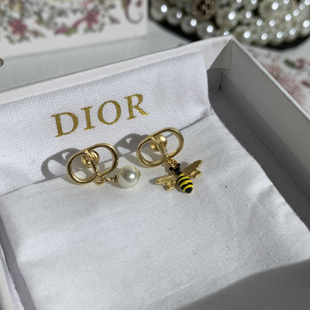 디올 귀걸이 135193 Dior Earrings 썸네일 이미지