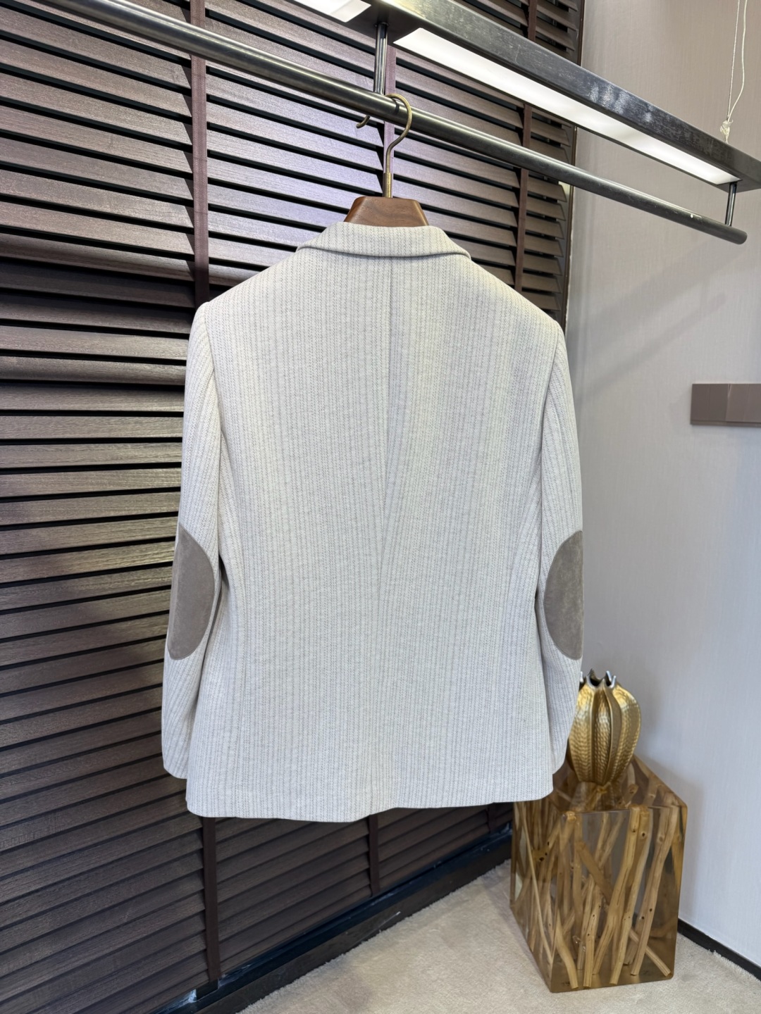 EZ & Genya FW2025 Leisure Suit: Classic, Stylish, Cozy Fabric, Custom Buttons, Fine Tailoring - 图片 2