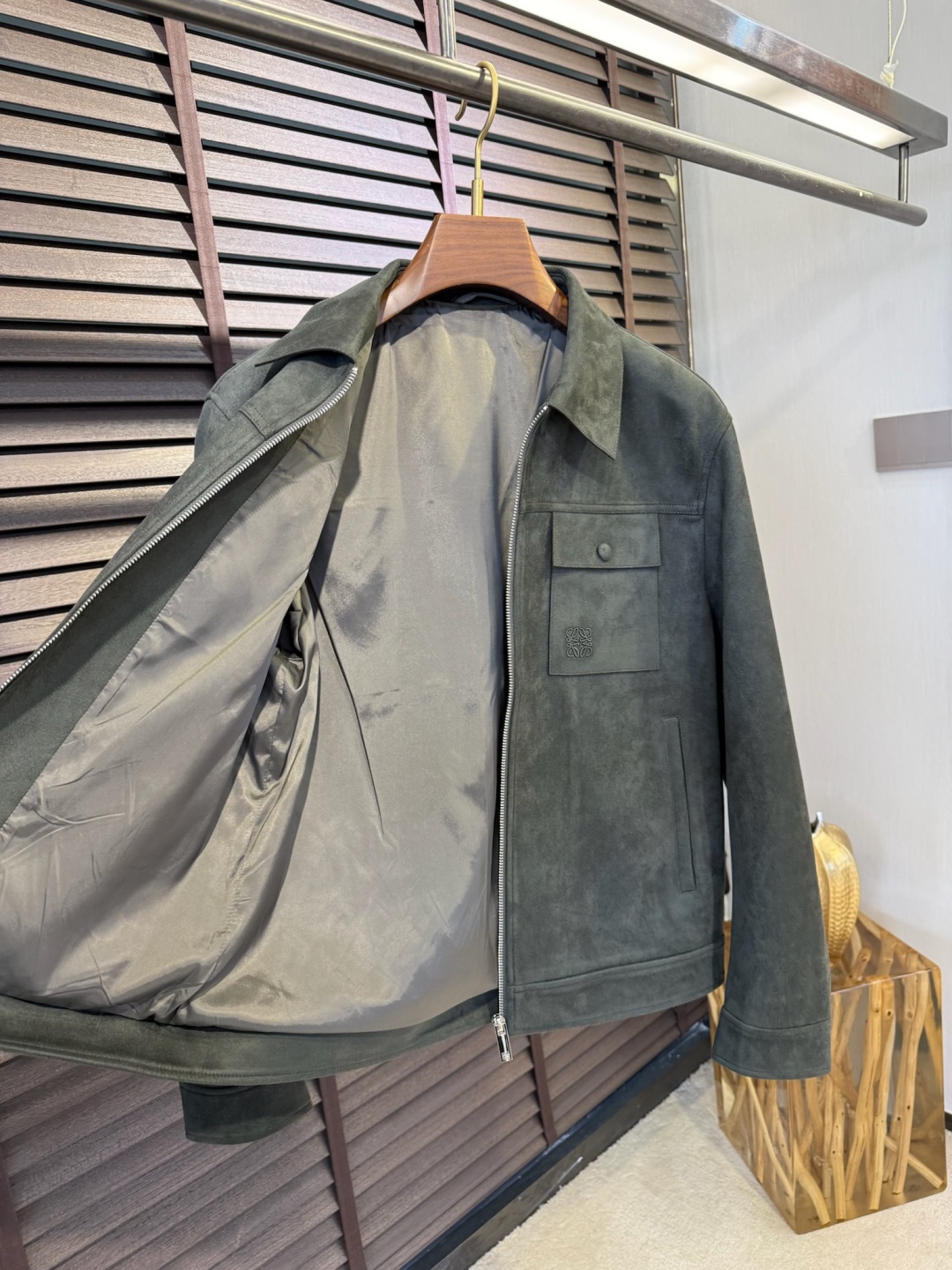 Leo & Row FW2025 Jacket: High-End Wheeled Wheeler Fashion Statement - 图片 8