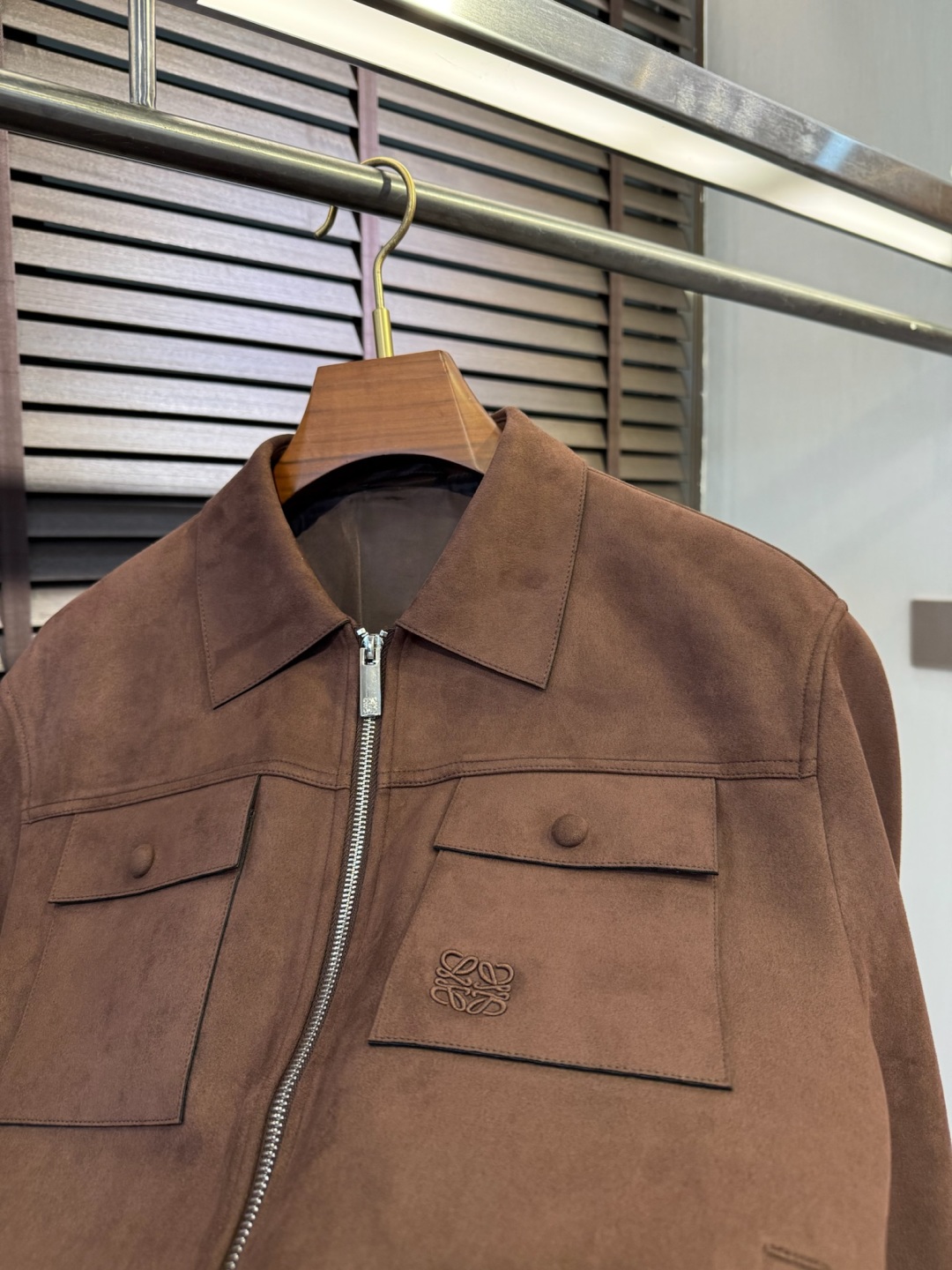 FW2025 High-End Jacket for Stylish Wheelers in Black, Green, and Khaki - 图片 4