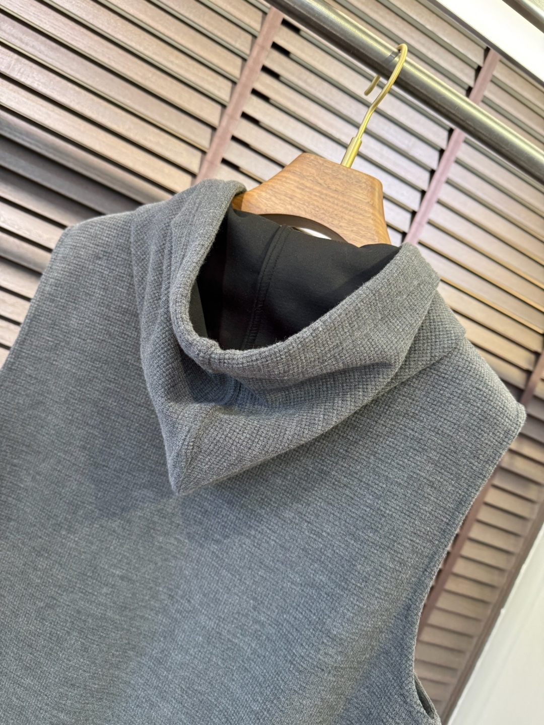 Brunello Cucinell&BC&库奇勒🎁FW2025新款马甲。柜子在售款经典款。一面采用定制空