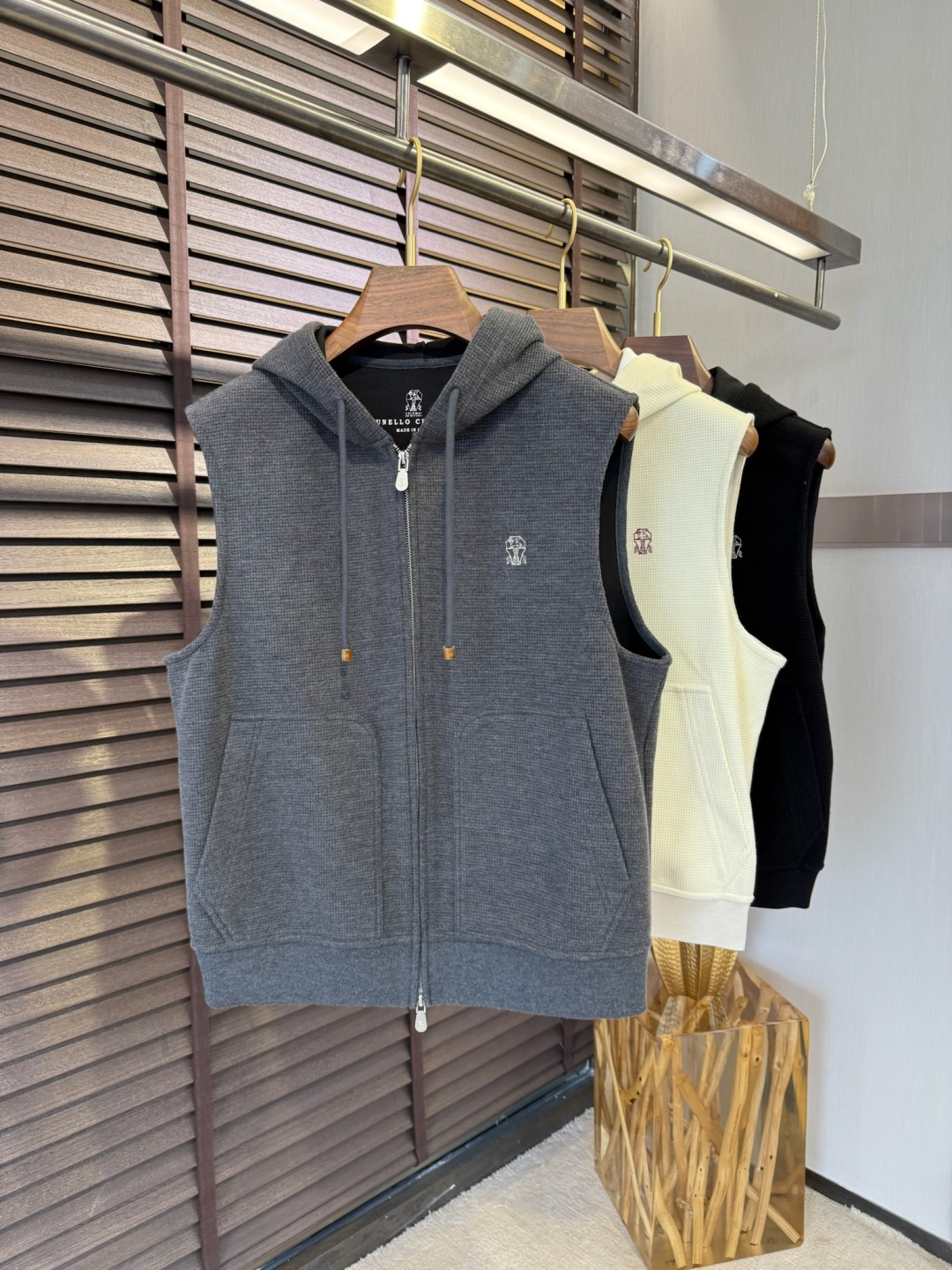 Brunello Cucinell&BC&库奇勒🎁FW2025新款马甲。柜子在售款经典款。一面采用定制空