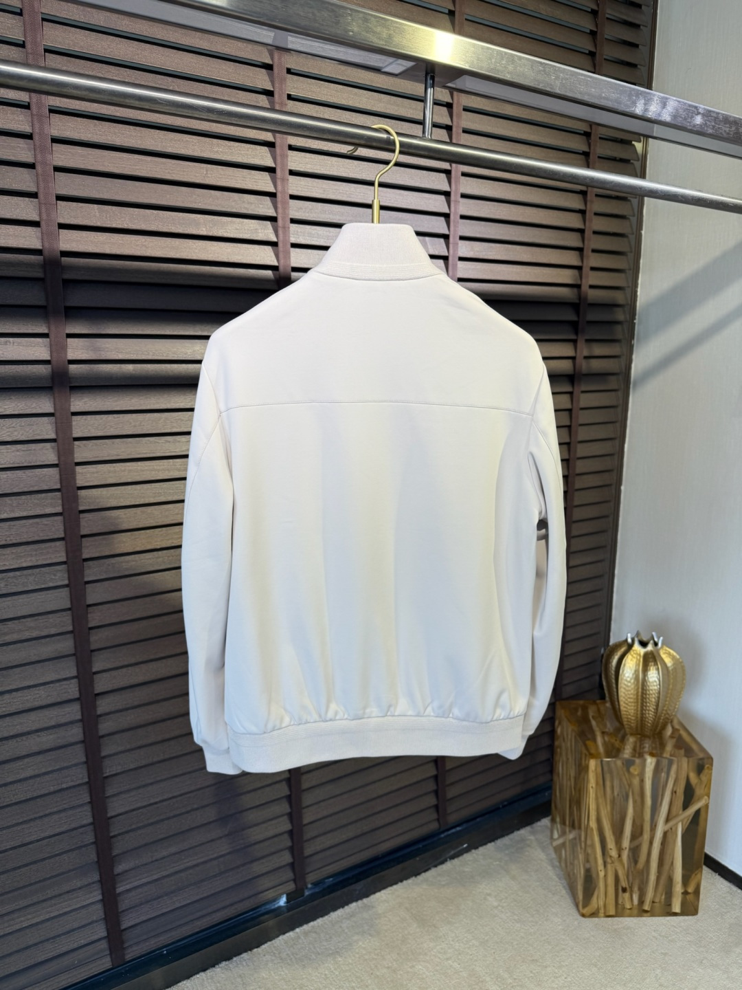 衣服 Gucc&古📐FW2025新款立领拼色时尚开衫卫衣外套。采用定制醋酸混纺面料，高支数，立挺有型，软