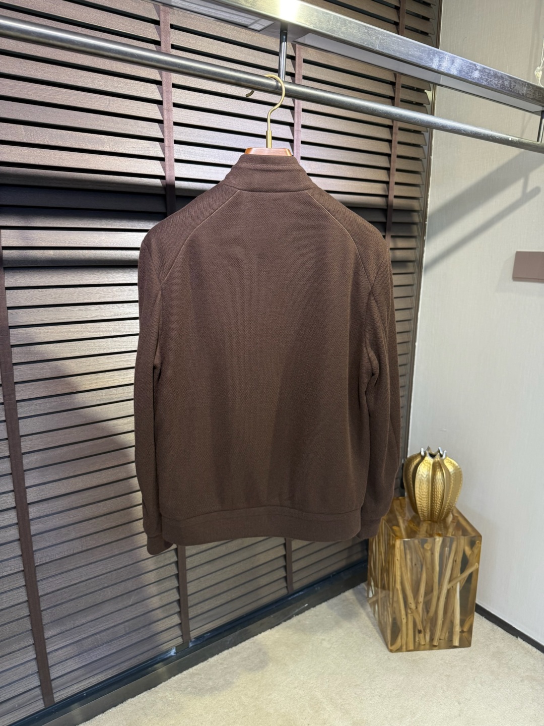 Zegn&杰尼🦷FW2025新款夹克外套。采用定制羊毛➕醋酸➕桑蚕丝➕棉➕氨纶混纺面料，软糯亲肤，抗皱立