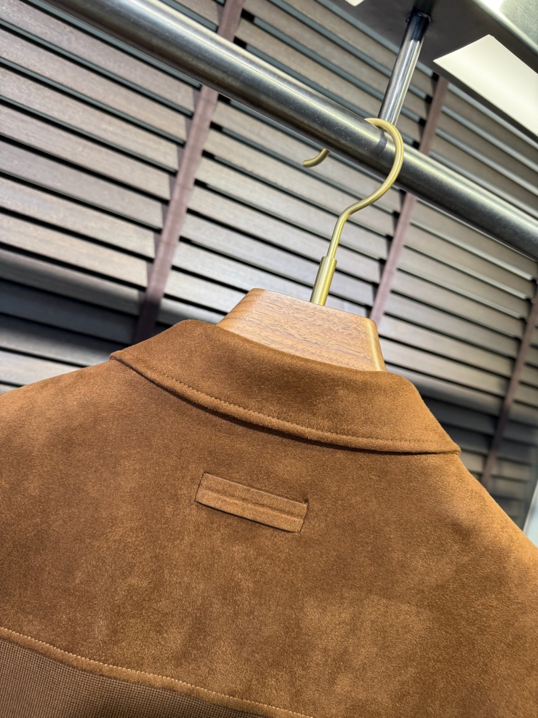 ZEGN&杰尼🦷FW2025秋冬新款针织拼接夹克外套。采用定制机车皮➕针织面料，针织面料🈶加抗起球纤维，