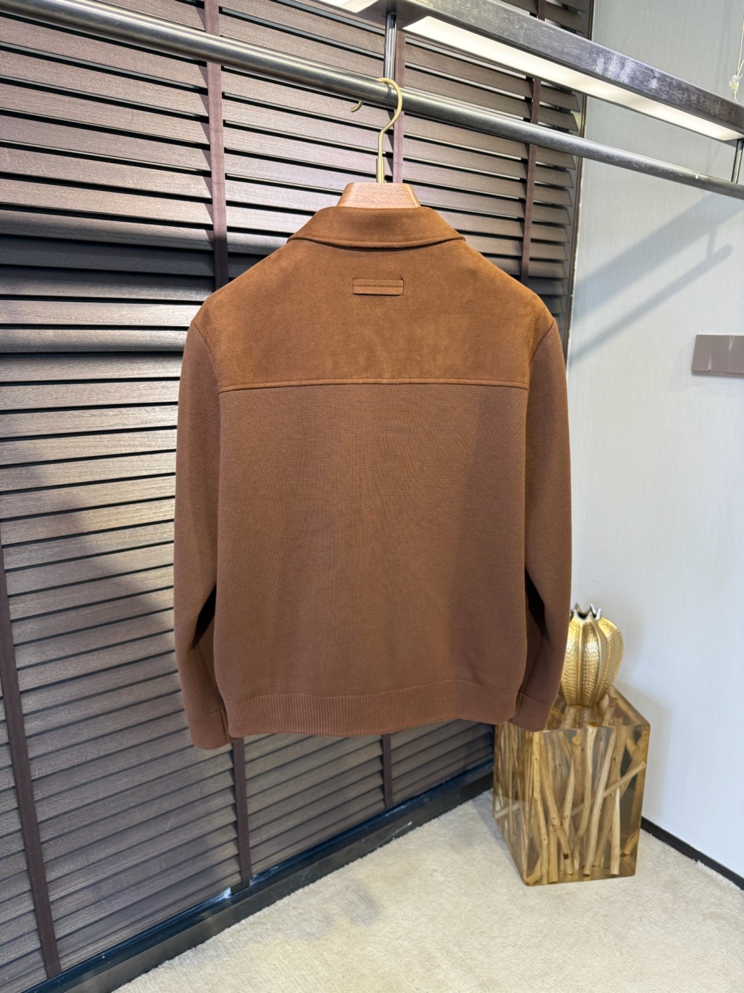 ZEGN&杰尼🦷FW2025秋冬新款针织拼接夹克外套。采用定制机车皮➕针织面料，针织面料🈶加抗起球纤维，