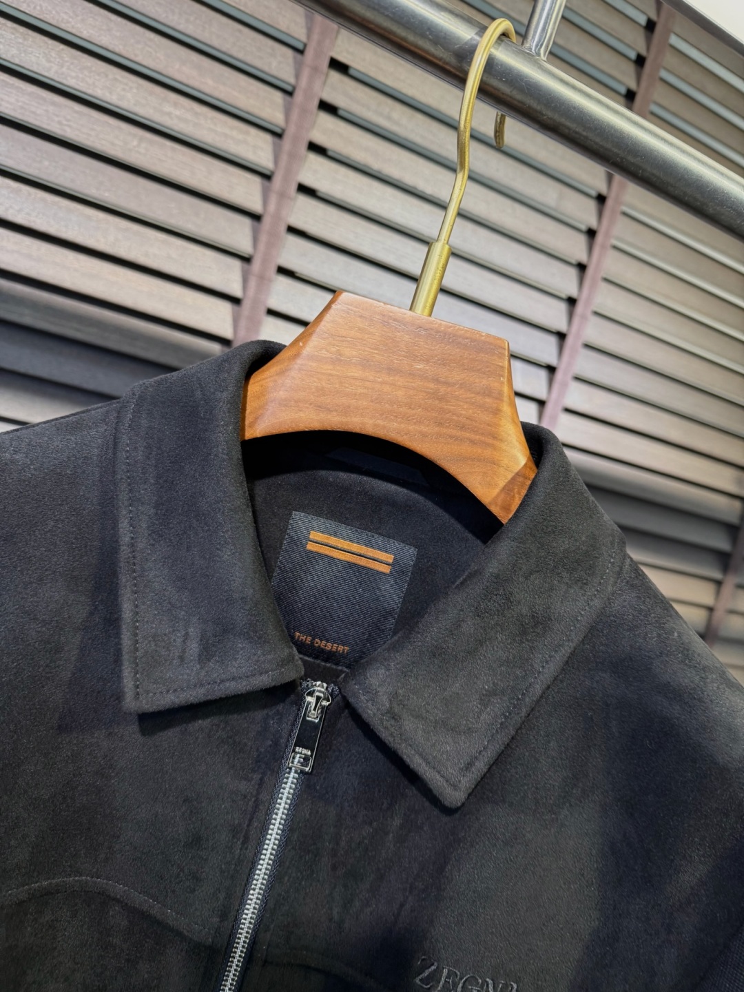 ZEGN&杰尼🦷FW2025秋冬新款针织拼接夹克外套。采用定制机车皮➕针织面料，针织面料🈶加抗起球纤维，