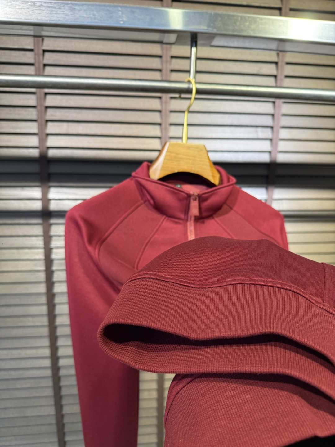 Leo&罗意🧣FW2025新款Polo立领拉链卫衣。采用棉➕羊毛➕莫代尔➕氨纶混纺面料，可机洗，立挺有型