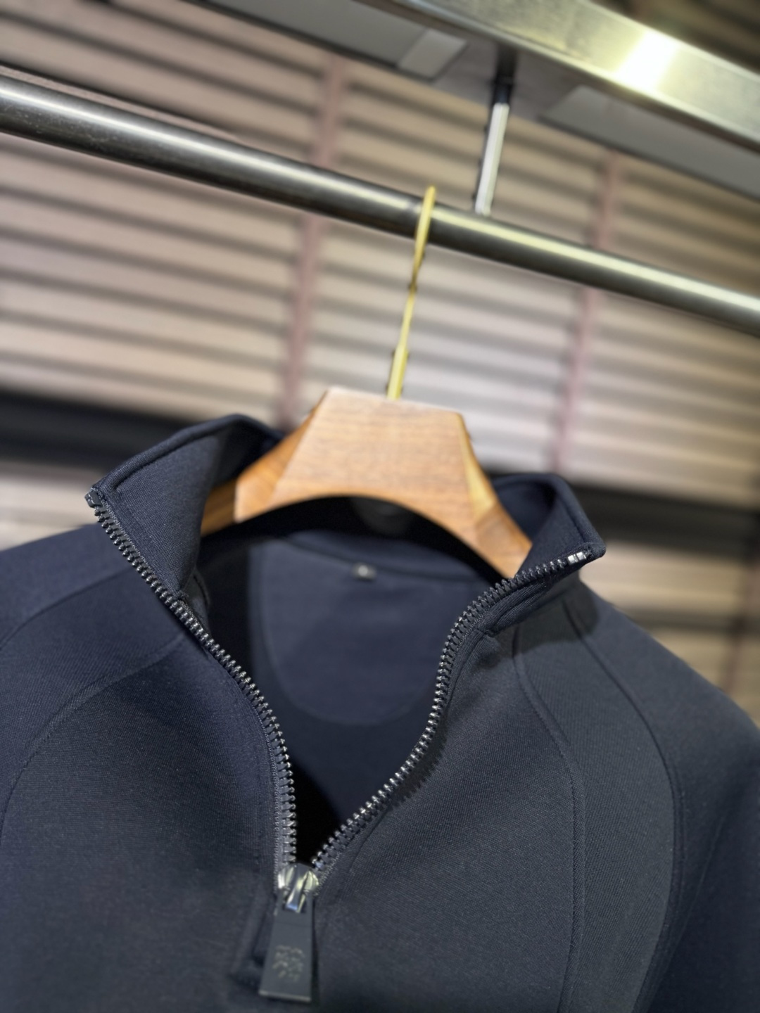 Leo&罗意🧣FW2025新款Polo立领拉链卫衣。采用棉➕羊毛➕莫代尔➕氨纶混纺面料，可机洗，立挺有型