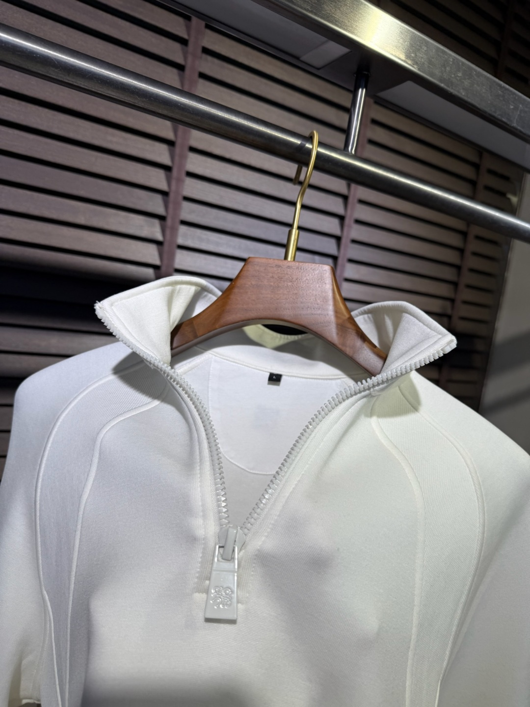 Leo&罗意🧣FW2025新款Polo立领拉链卫衣。采用棉➕羊毛➕莫代尔➕氨纶混纺面料，可机洗，立挺有型