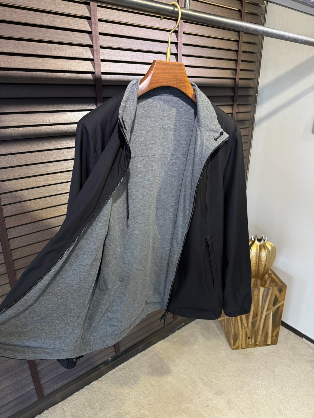 ZEGN&杰尼🦷FW2025新款双面穿夹克外套。采用定制风防风防雨双面面料，抗皱立挺有型，软糯亲肤，上身