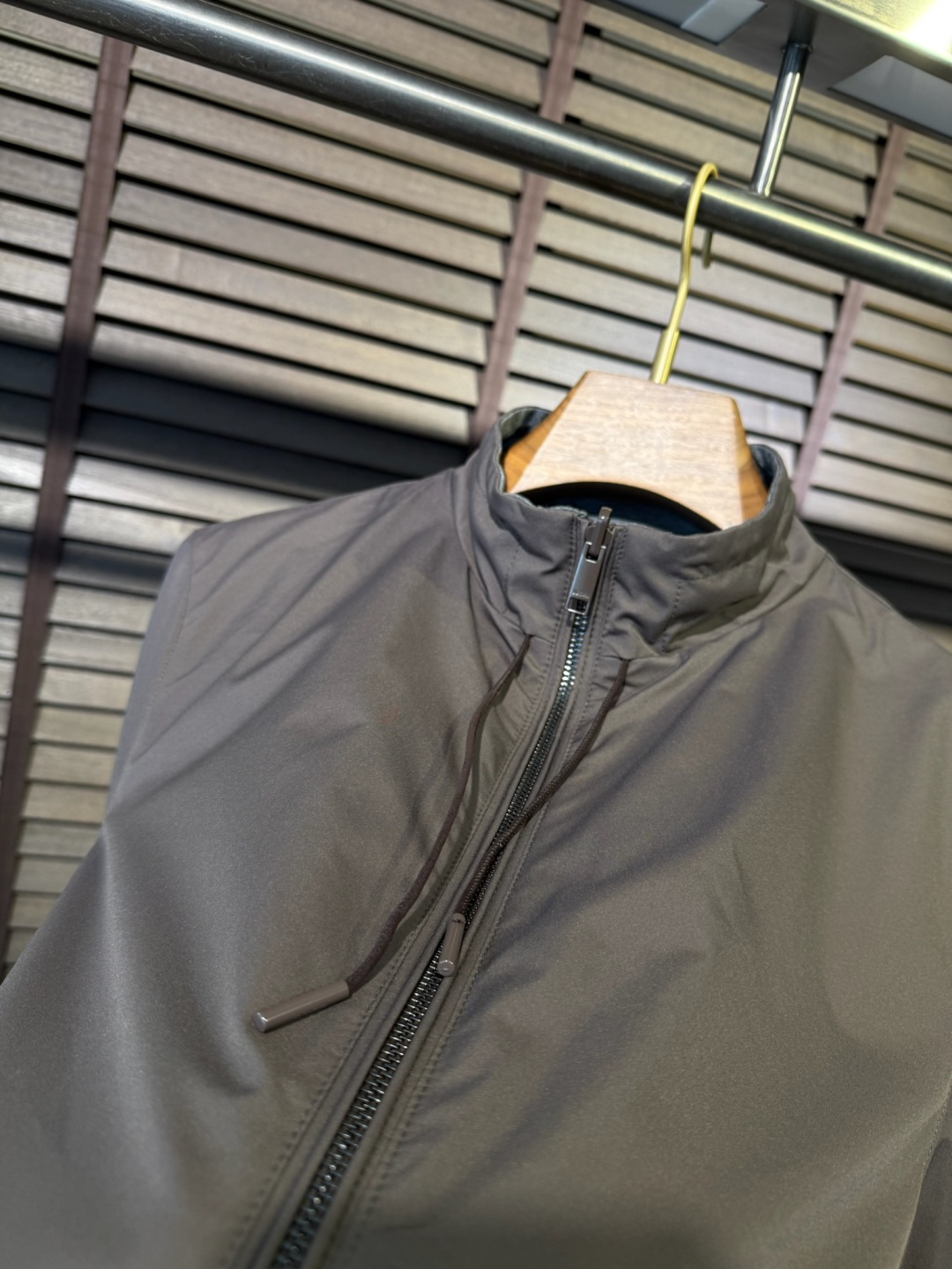 ZEGN&杰尼🦷FW2025新款双面穿夹克外套。采用定制风防风防雨双面面料，抗皱立挺有型，软糯亲肤，上身