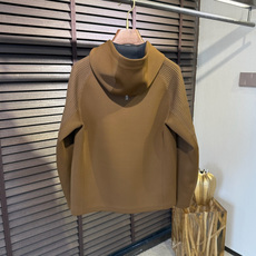 Leo&罗意😊FW2025新款针织拼接夹克外套。采用定制针织面料,力挺抗皱有型,上身绝绝子;连帽运动户外 Leo&罗意😊FW2025新款针织拼接夹克外套。采用定制针织面料,力挺抗皱有型,上身绝绝子;连帽运动户外