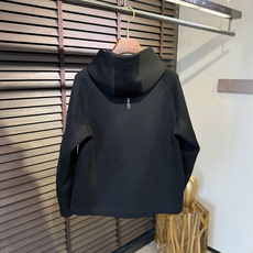 Leo&罗意😊FW2025新款针织拼接夹克外套。采用定制针织面料,力挺抗皱有型,上身绝绝子;连帽运动户外 Leo&罗意😊FW2025新款针织拼接夹克外套。采用定制针织面料,力挺抗皱有型,上身绝绝子;连帽运动户外