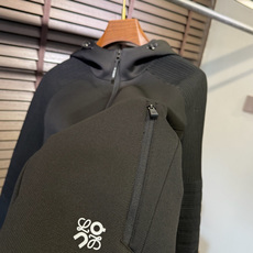 Leo&罗意😊FW2025新款针织拼接夹克外套。采用定制针织面料,力挺抗皱有型,上身绝绝子;连帽运动户外 Leo&罗意😊FW2025新款针织拼接夹克外套。采用定制针织面料,力挺抗皱有型,上身绝绝子;连帽运动户外