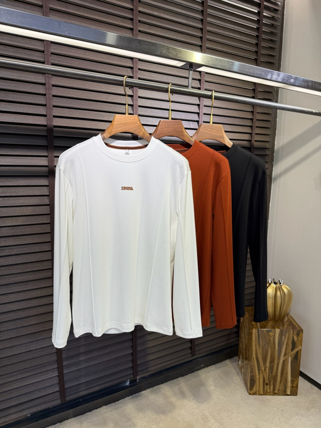 ZEGN&EZ杰尼🦷FW2025新款圆领打底衫。采用46%棉➕46%莫代尔➕8%氨纶混纺面料，可机洗，立