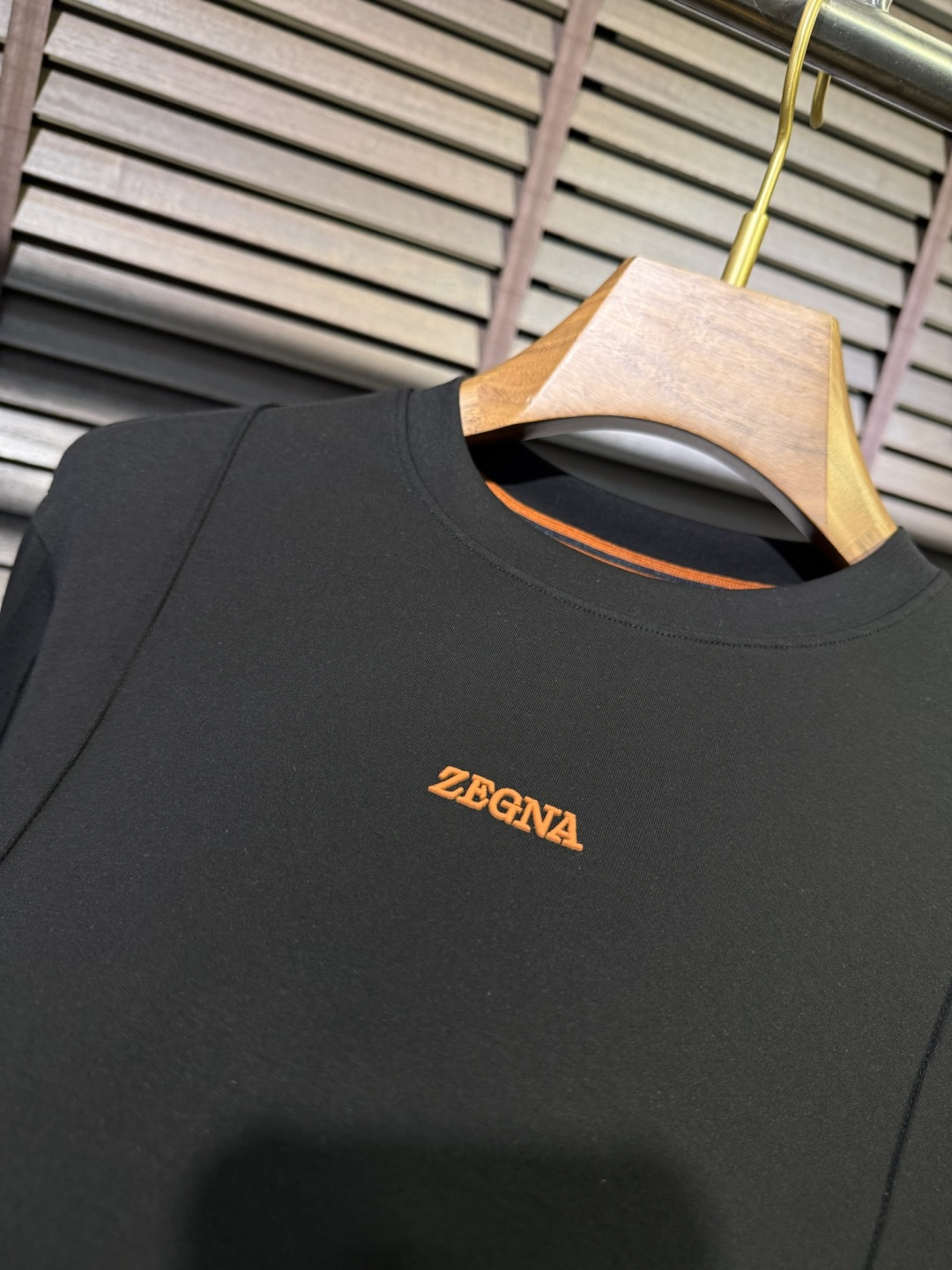 ZEGN&EZ杰尼🦷FW2025新款圆领打底衫。采用46%棉➕46%莫代尔➕8%氨纶混纺面料，可机洗，立