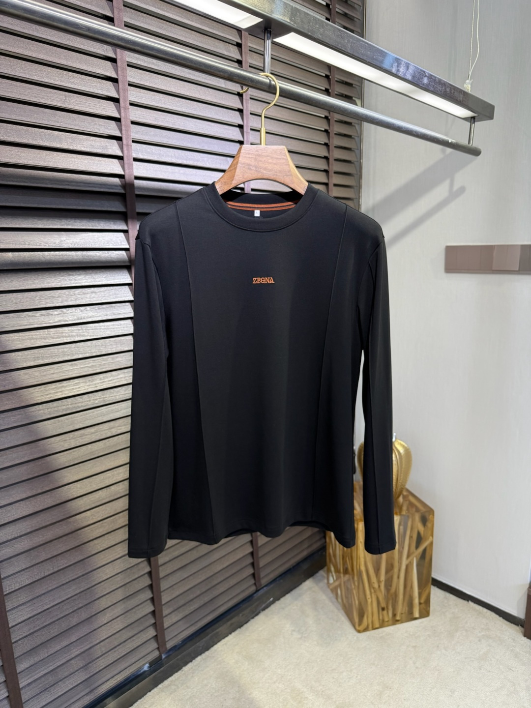 ZEGN&EZ杰尼🦷FW2025新款圆领打底衫。采用46%棉➕46%莫代尔➕8%氨纶混纺面料，可机洗，立